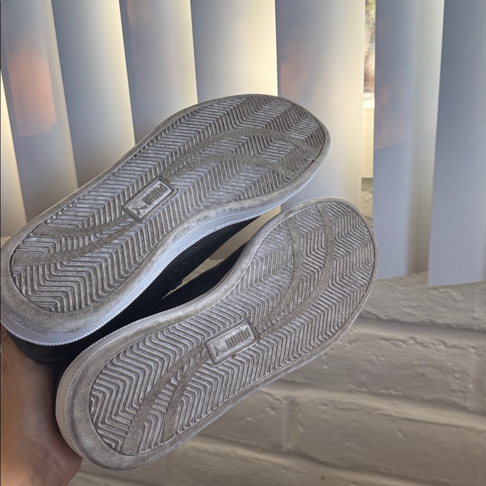 Puma Smash Perforated Sneakers 
 ( size 11) - Picture 15 of 15